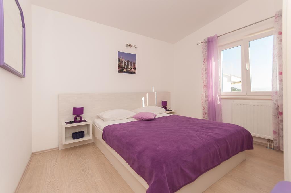 Apartment Lelas Omiš Buitenkant foto