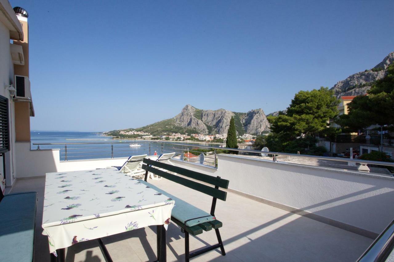 Apartment Lelas Omiš Buitenkant foto