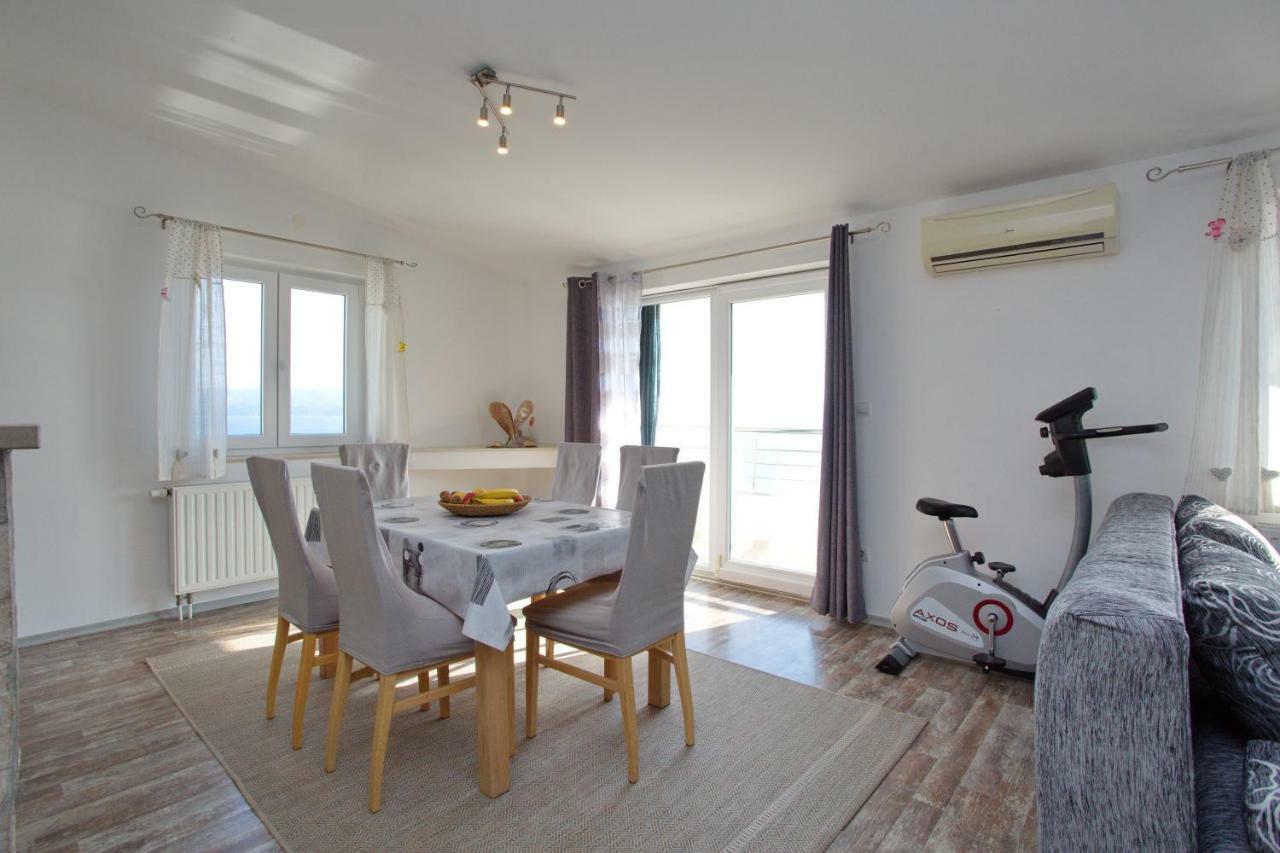 Apartment Lelas Omiš Buitenkant foto